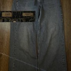 Штаны черные с принтом - фото 1