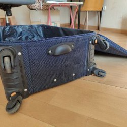 Небольшой чемодан с котами - фото 6