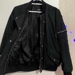 Черная дутая куртка zara - фото 3