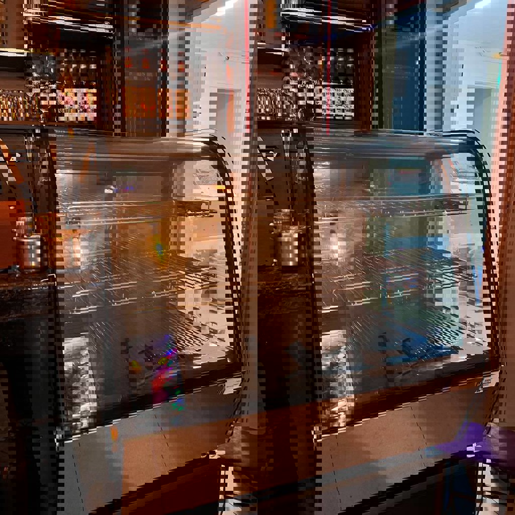 Витрина охлаждающая