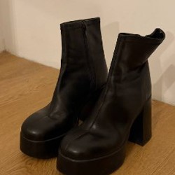 Сапоги на каблуке - фото 1