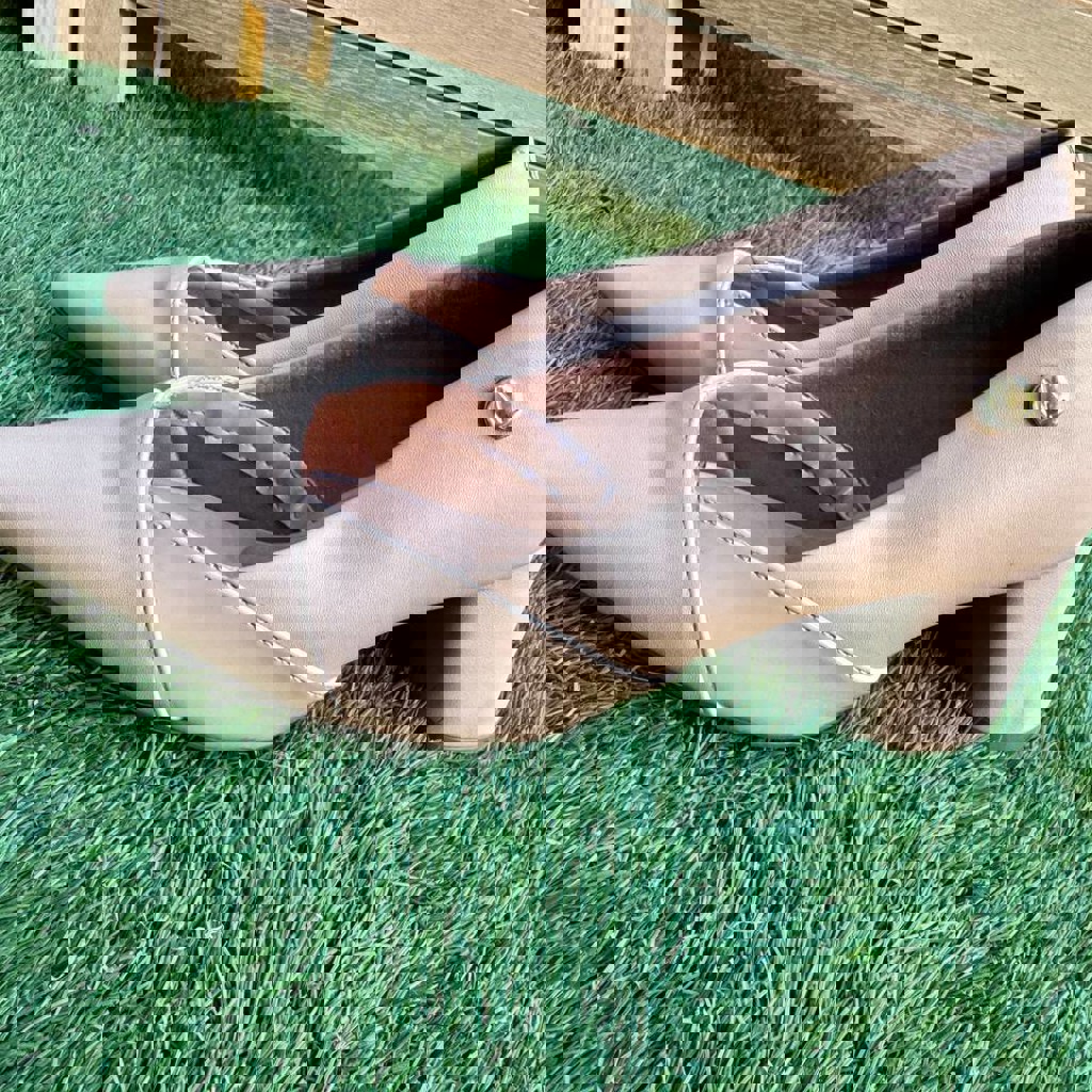 Бежевые туфли