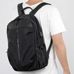 Чёрный рюкзак с USB-выводом - фото 3