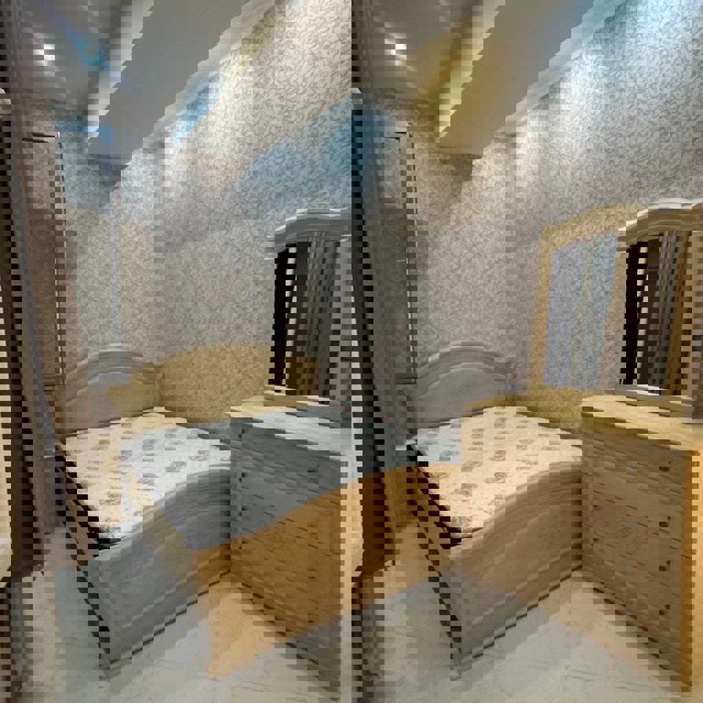 Кровать с матрасом