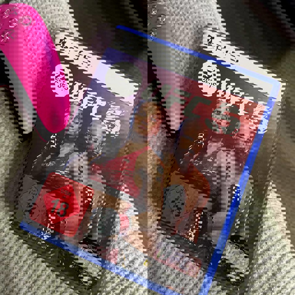 Диск для PS5 UFC5