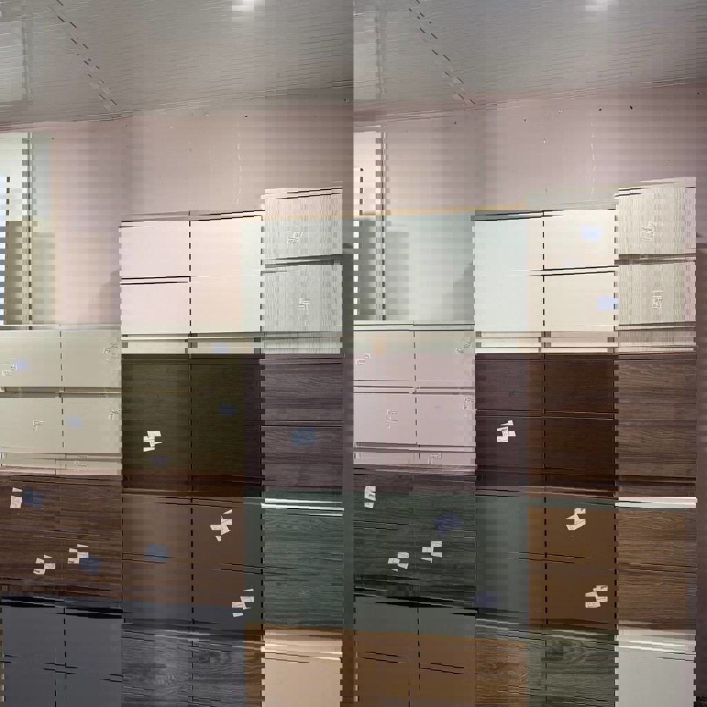 Тумба с выдвижными ящиками