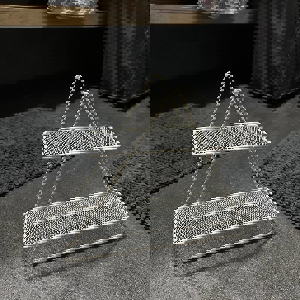 Металлическая полочка