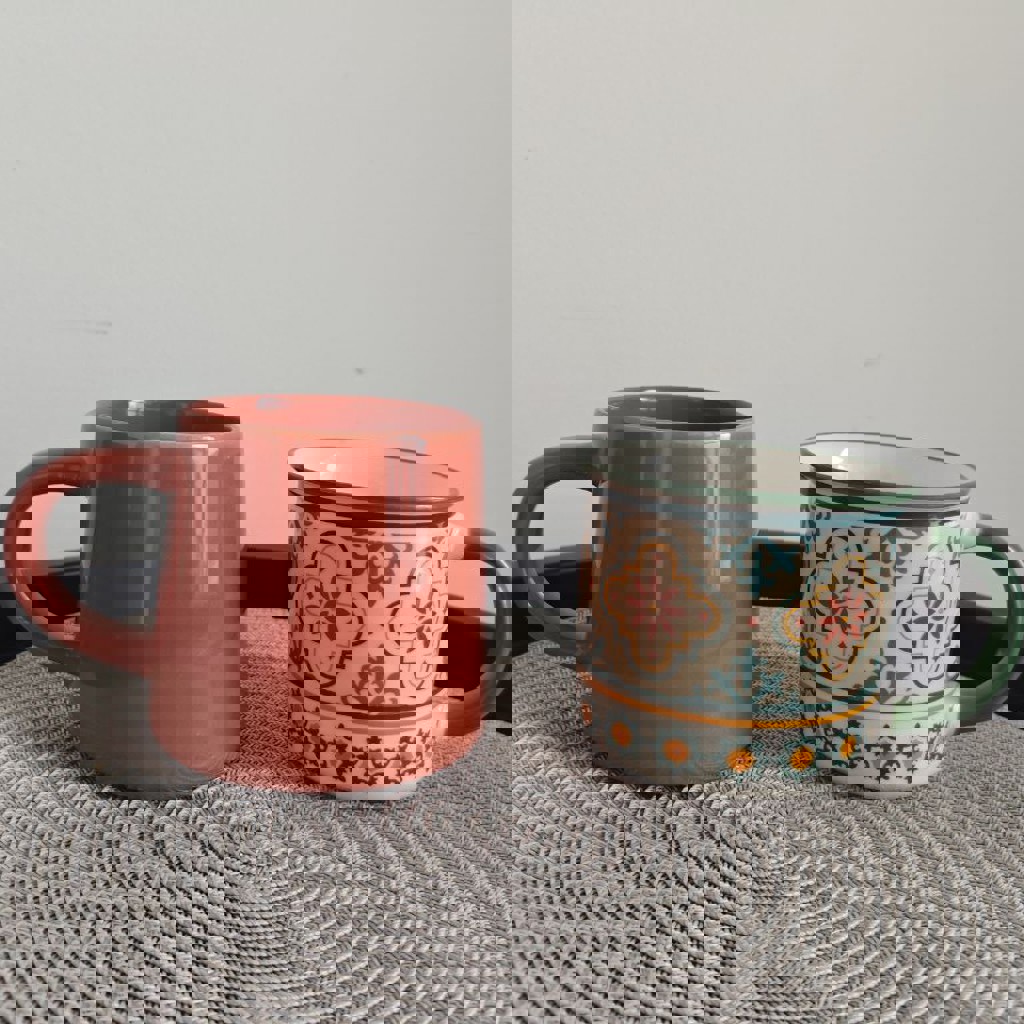 Высокие пивные бокалы