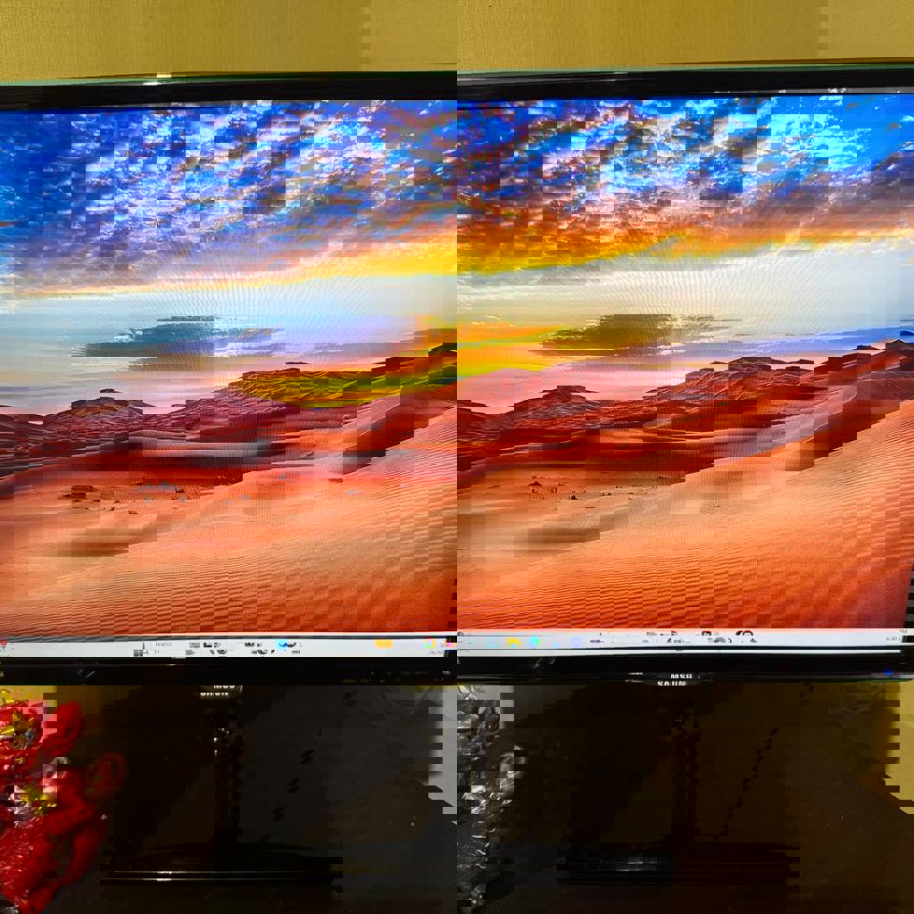 Монитор Samsung S24D390HL