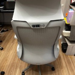 Серое кресло - фото 2