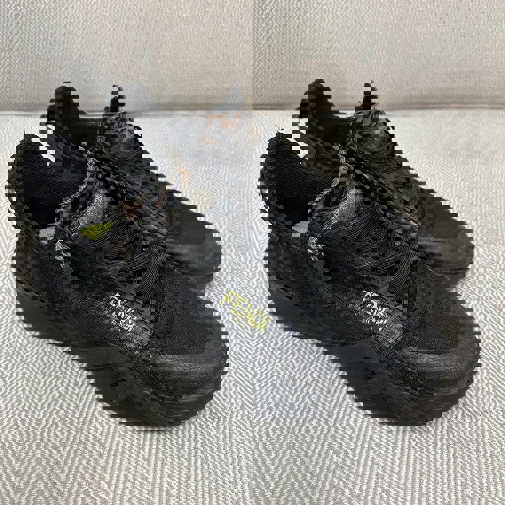 Оригинальные кроссовки