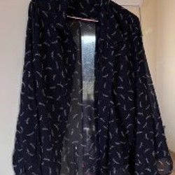 Платье выше колена с глубоким вырезом - фото 1