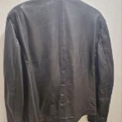 Чёрная куртка из натуральной кожи - фото 2