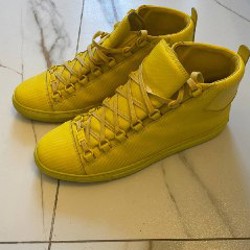 Balenciaga arena - фото 1