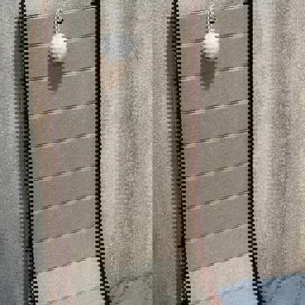 Когтеточка с помпончиком