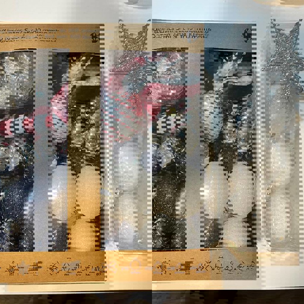 Набор новогодних игрушек