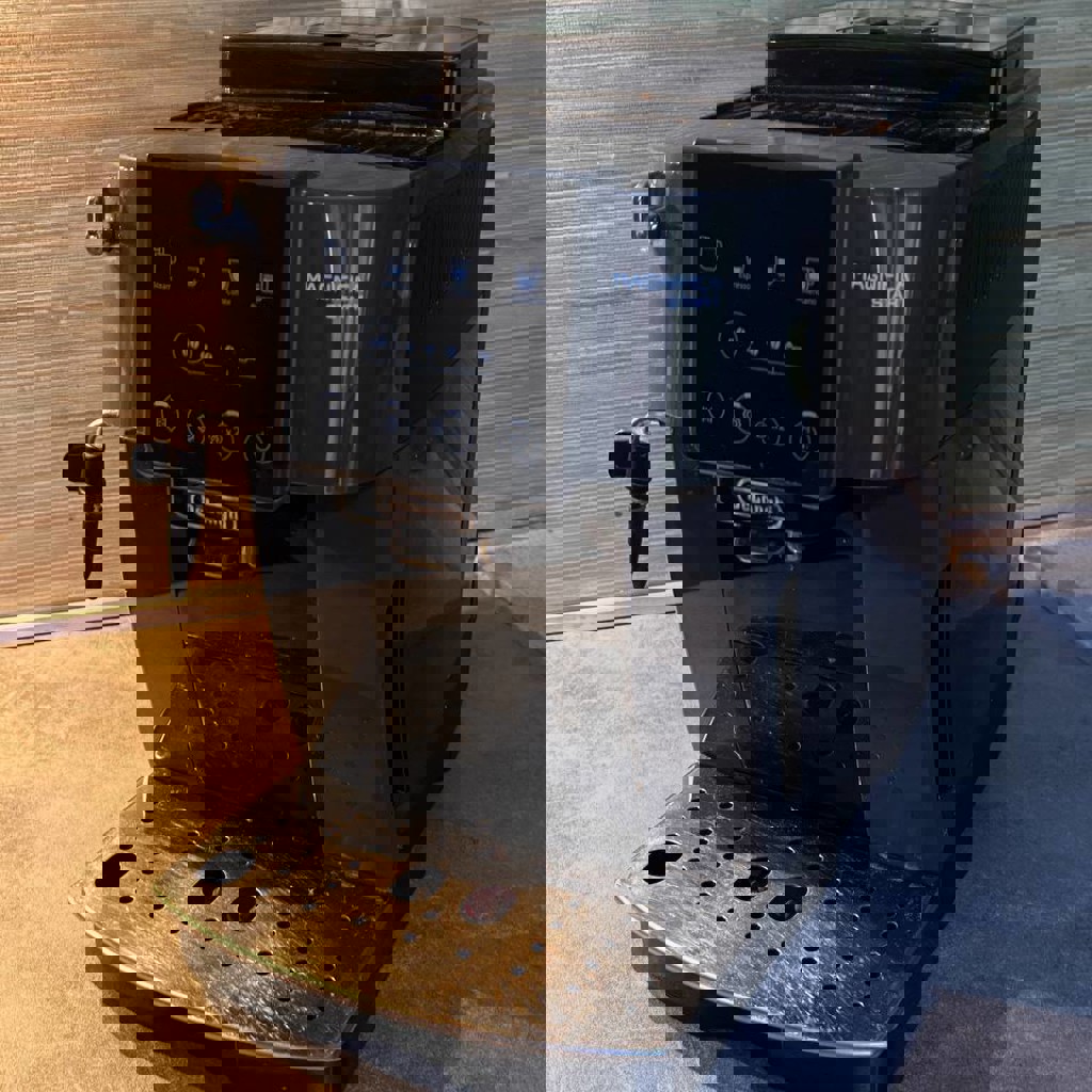 Кофемашина DeLonghi magnifica start