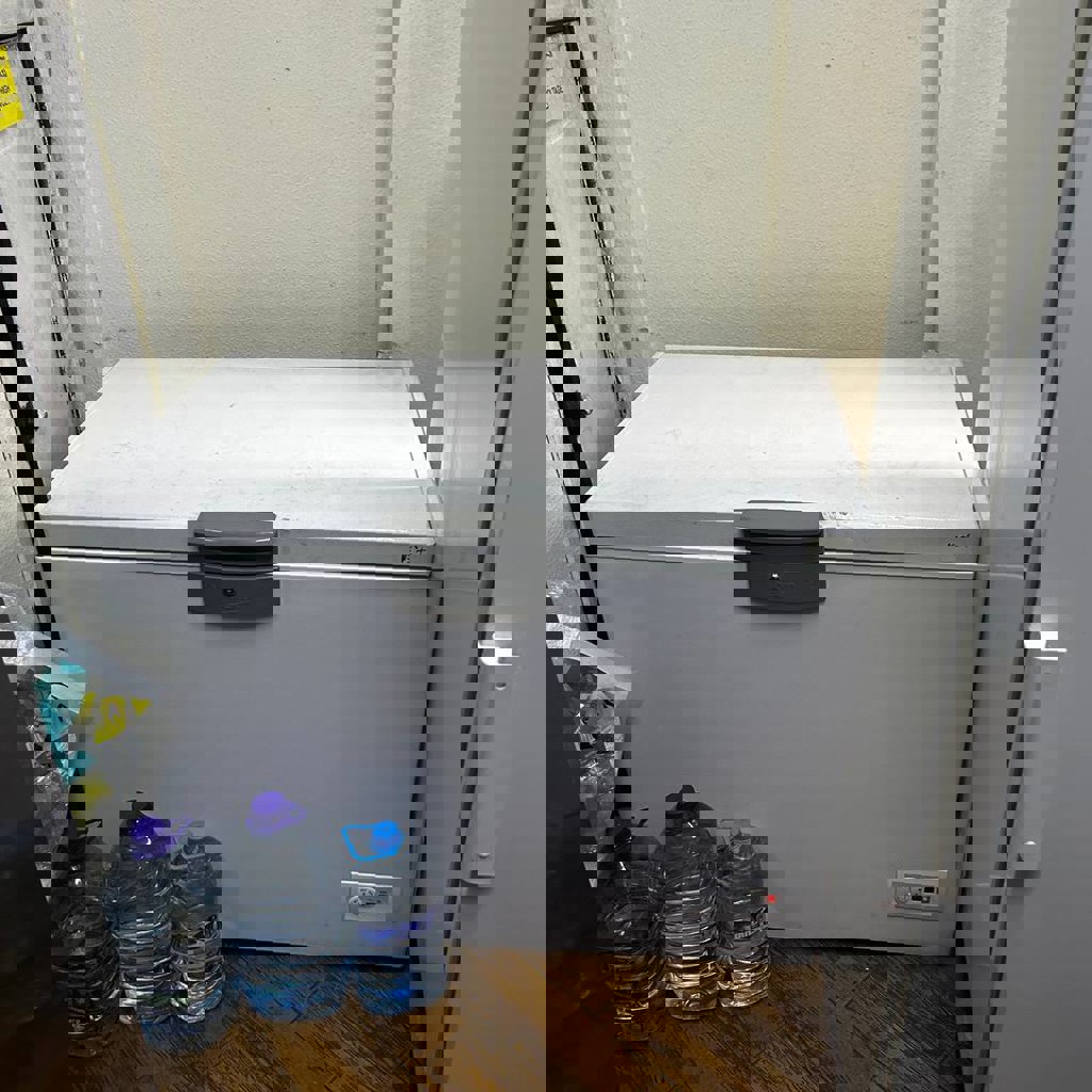 Холодильник вертикальный с прозрачной дверцей