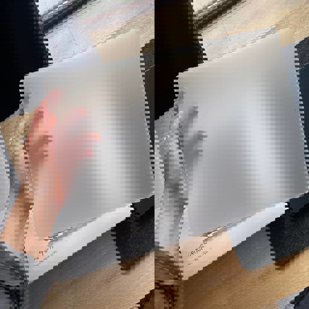 Пластиковый кейс для макбука