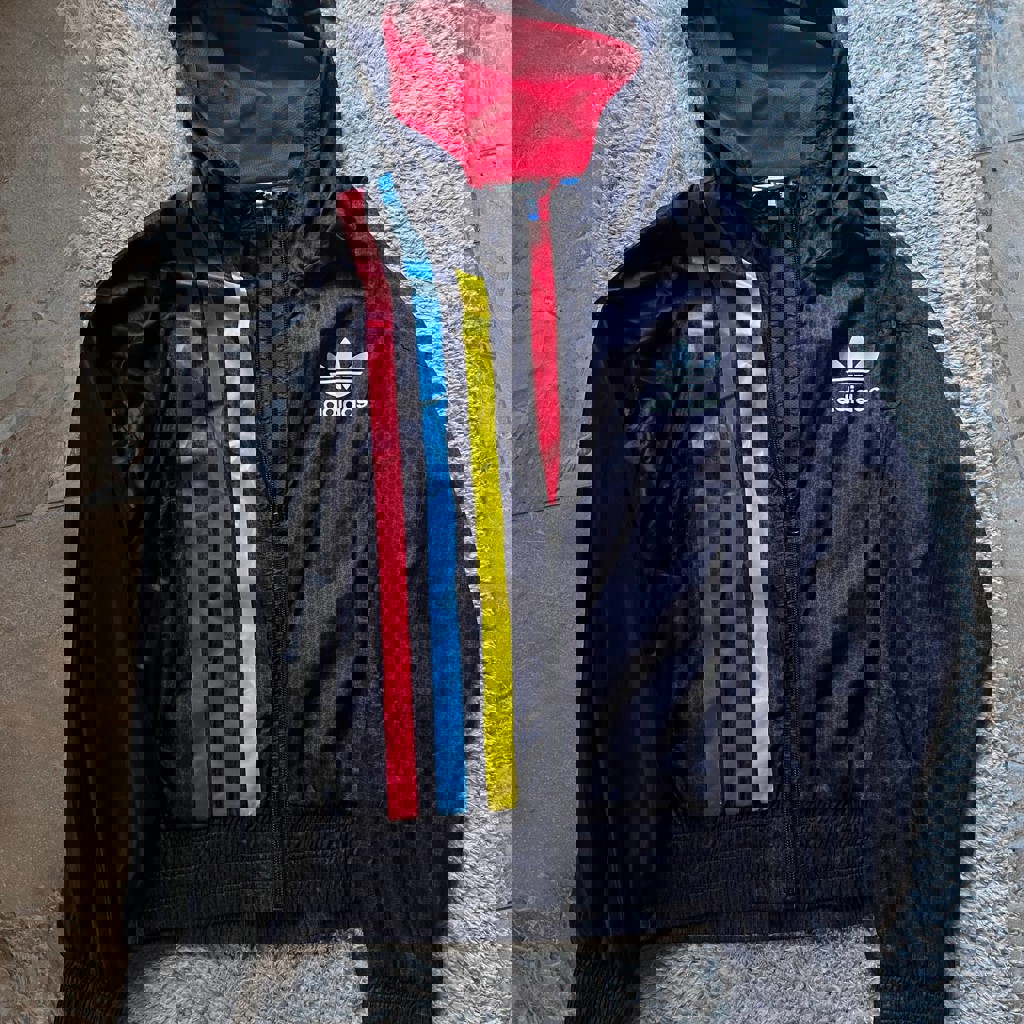 Куртка-ветровка