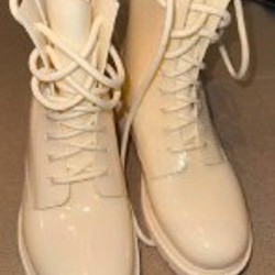 Розовые сапожки с носками - фото 1