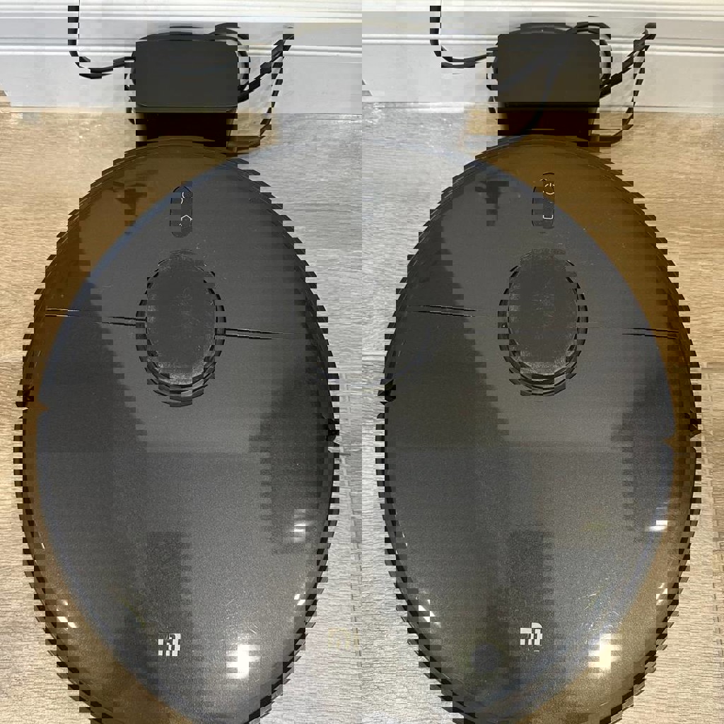 Робот-пылесос с функцией влажной уборки