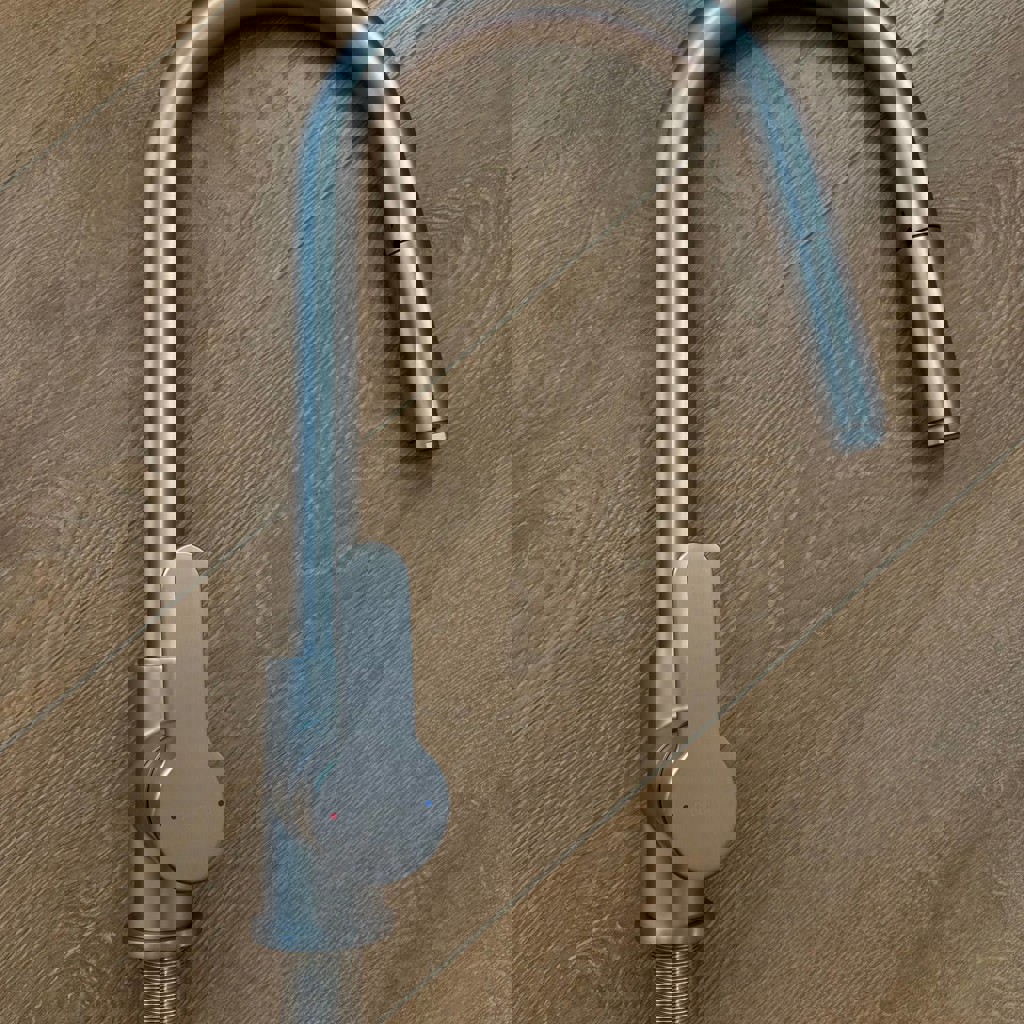 Смеситель для кухни с выдвижным изливом