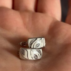 Серьги из серебра 925 с эмалью и фианитами - фото 2