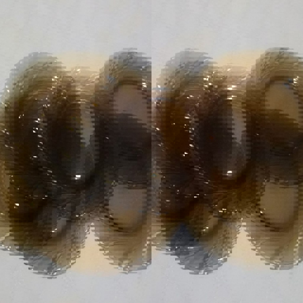 Тарелки из темного стекла