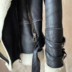 Кожаная куртка с мехом - фото 3