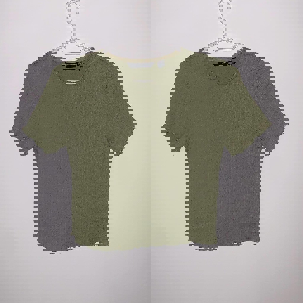 Блузка без рукавов