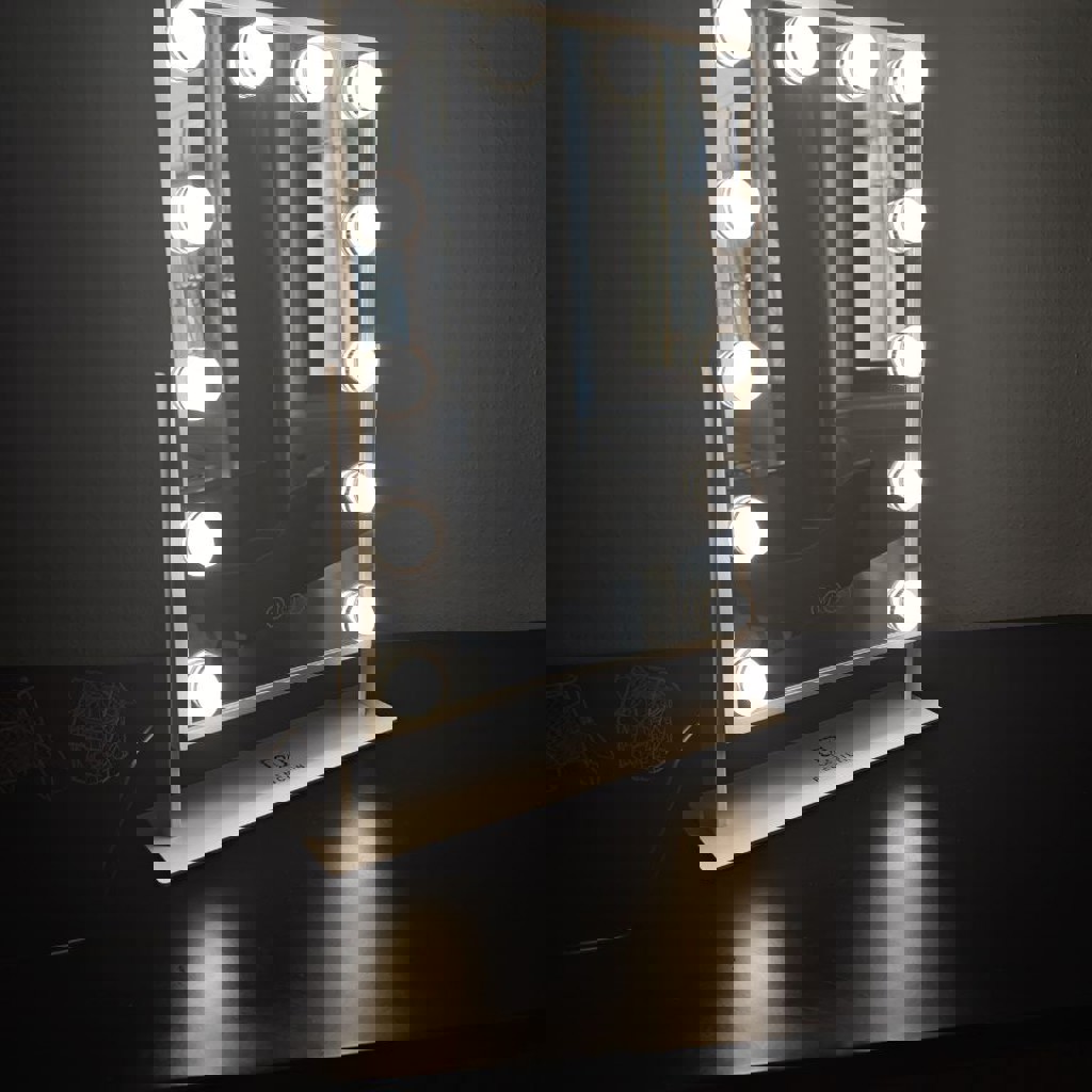 Настольное макияжное зеркало с подсветкой