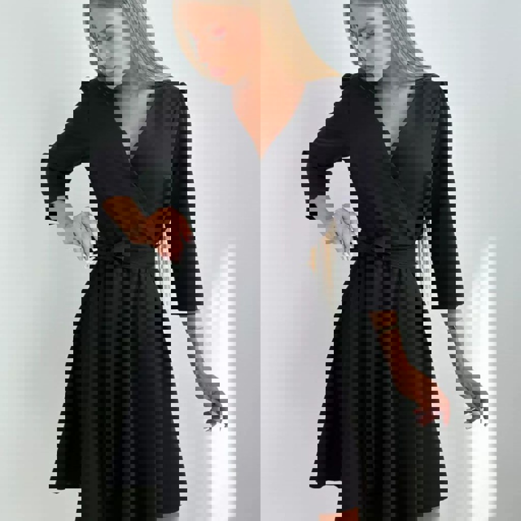 Женское платье с удлиненным рукавом