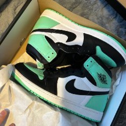 Air Jordan - фото 1