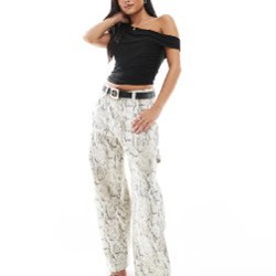 Джинсы BERSHKA с змеиным принтом - фото 8