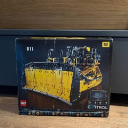 LEGO Technic Cat D11 Bulldozer - фото 3