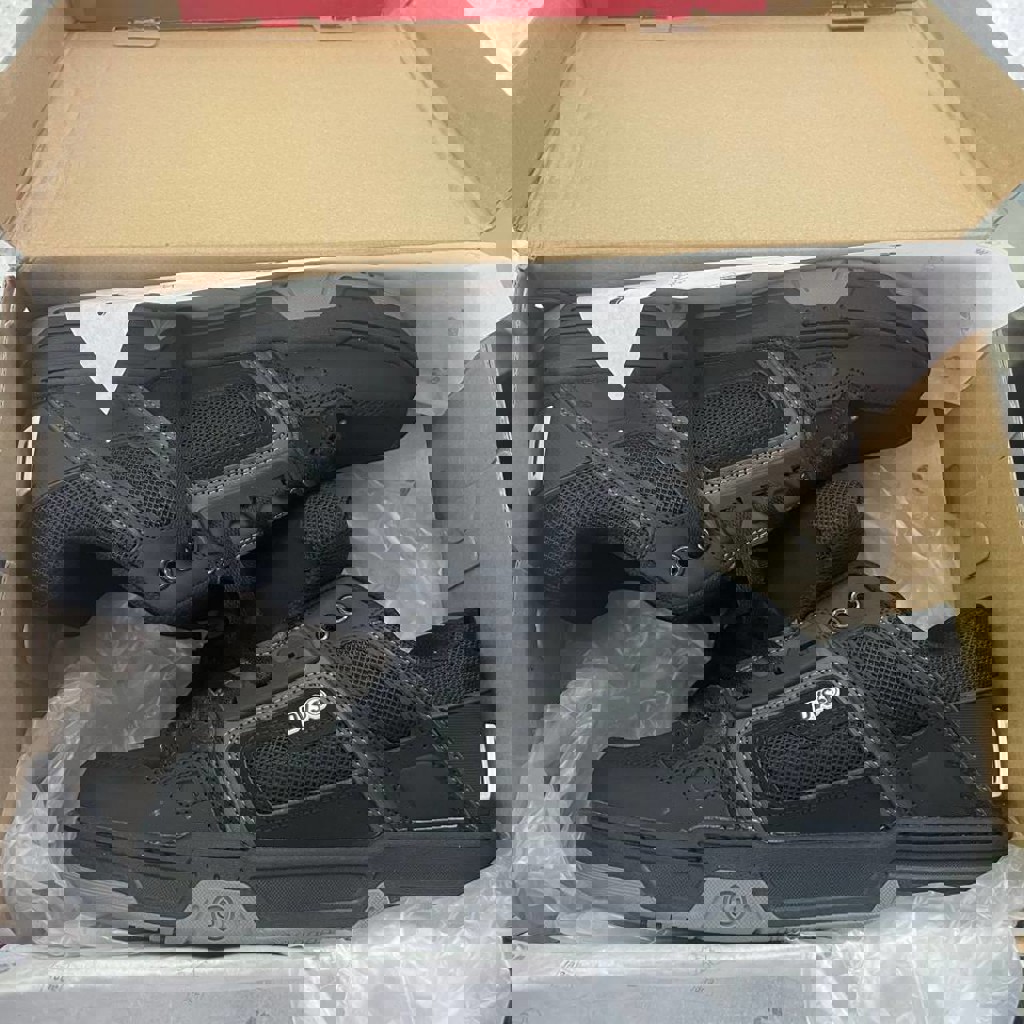 Скейтерская обувь DVS