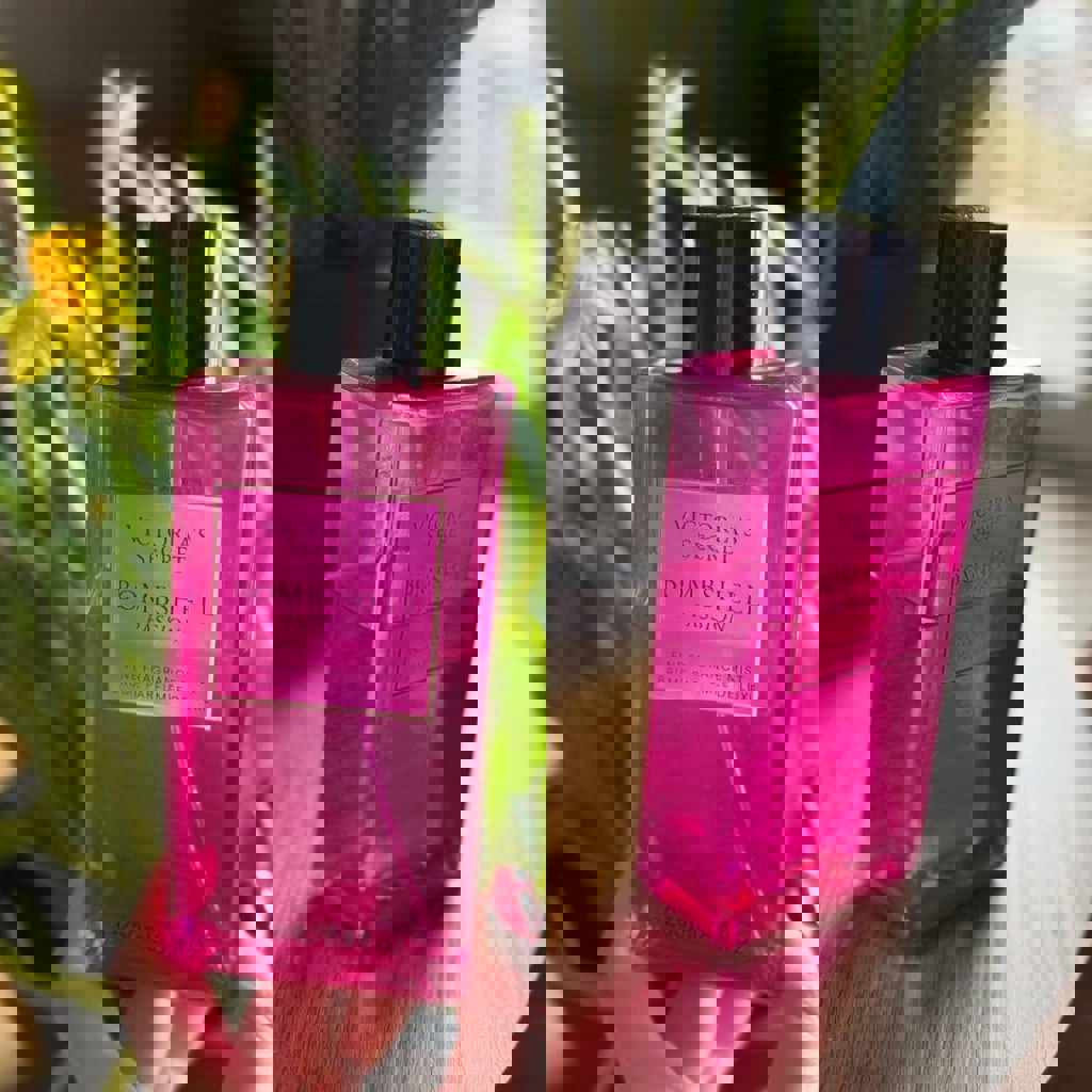 Парфюмированный спрей для тела Victoria's Secret Bombshell Passion