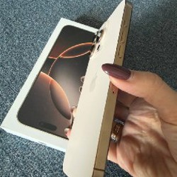 IPhone 16 Pro Max 256GB Gold - фото 3