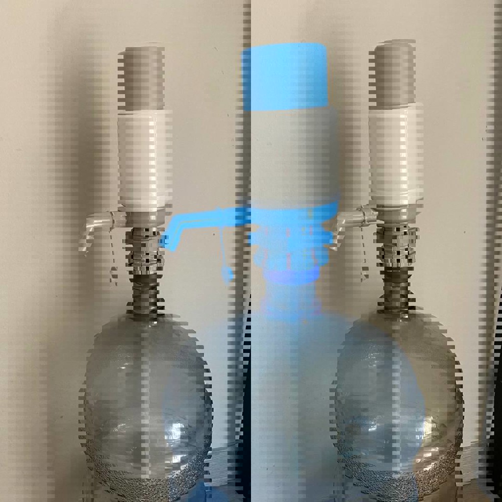 Механическая помпа для воды