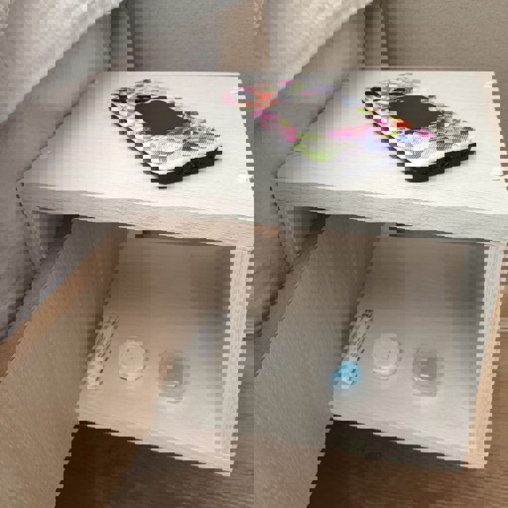 Столик прикроватный