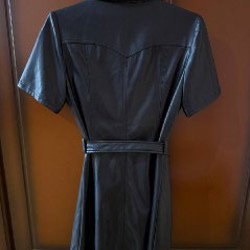 Платье из кожзама - фото 3