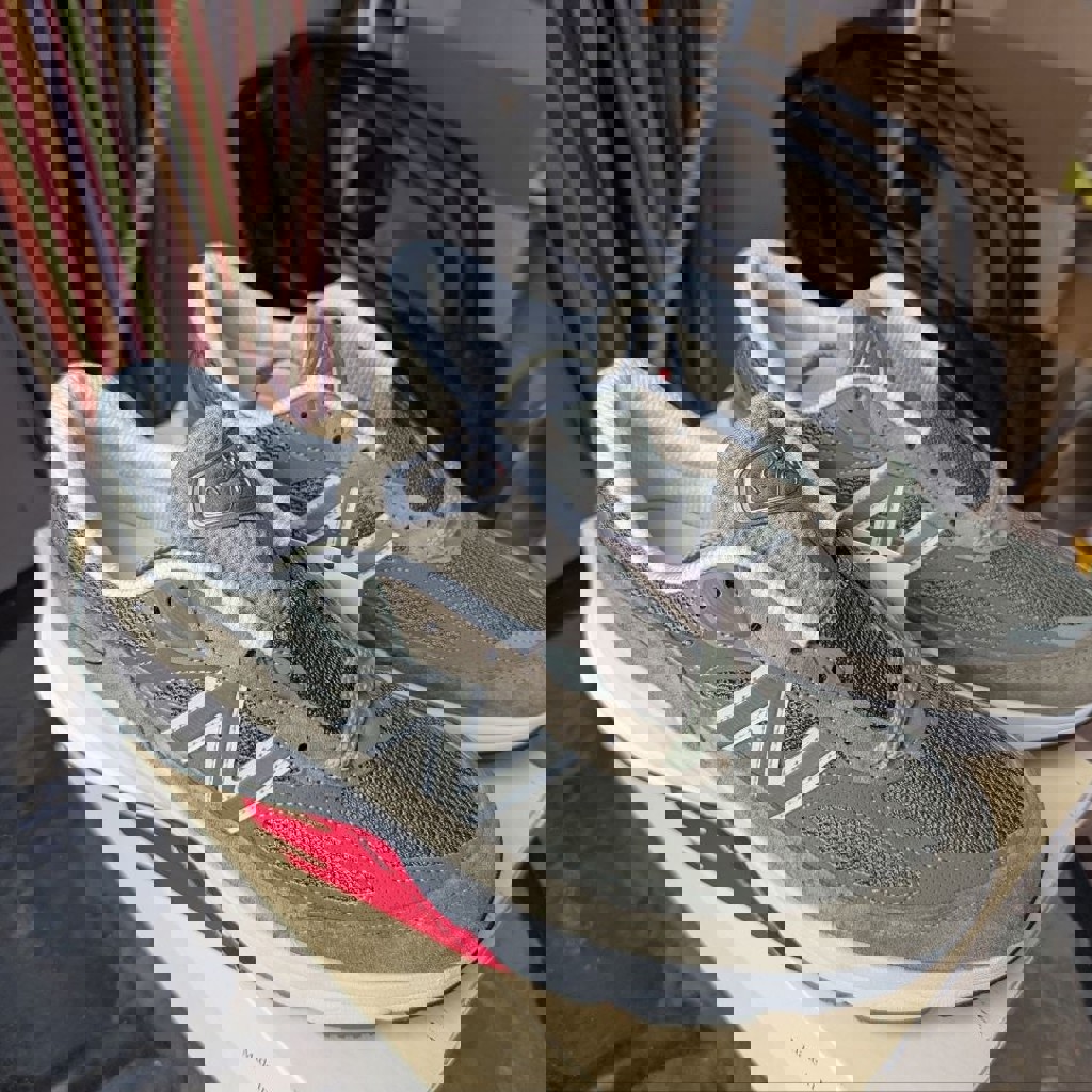 Кроссовки New Balance 990v6