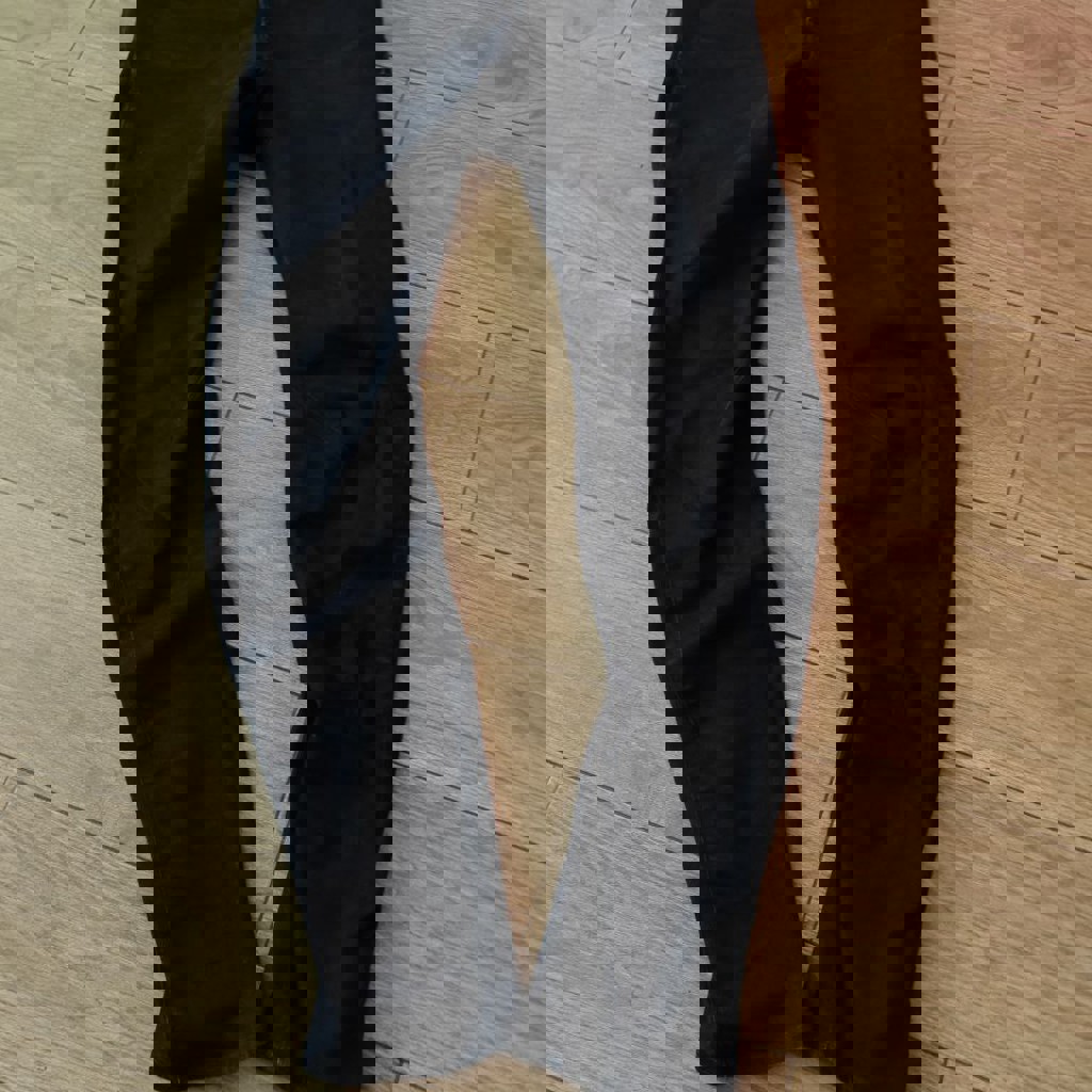 Джинсы темные