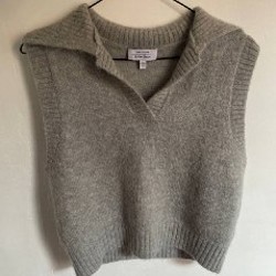 Вязаная жилетка - фото 3