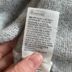 Вязаная жилетка - фото 4