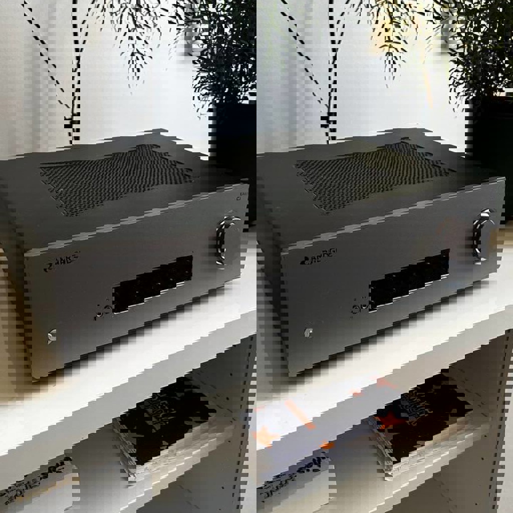 Интегральный усилитель Cambridge Audio CXA61