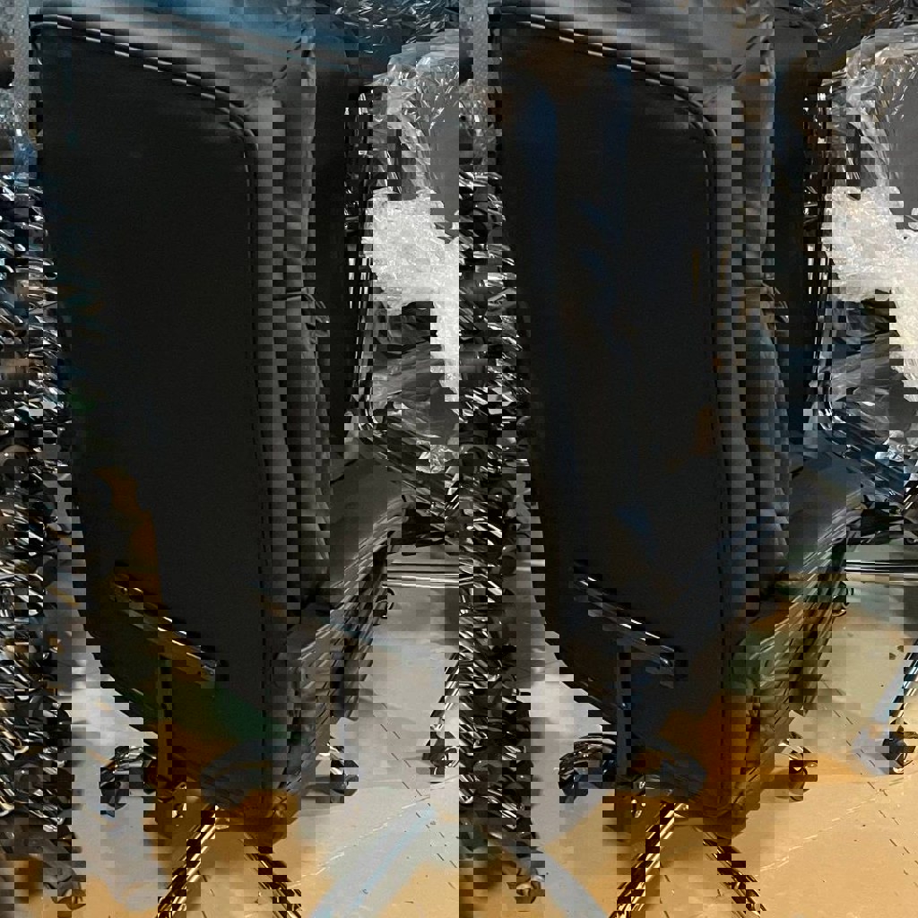 Офисное кресло