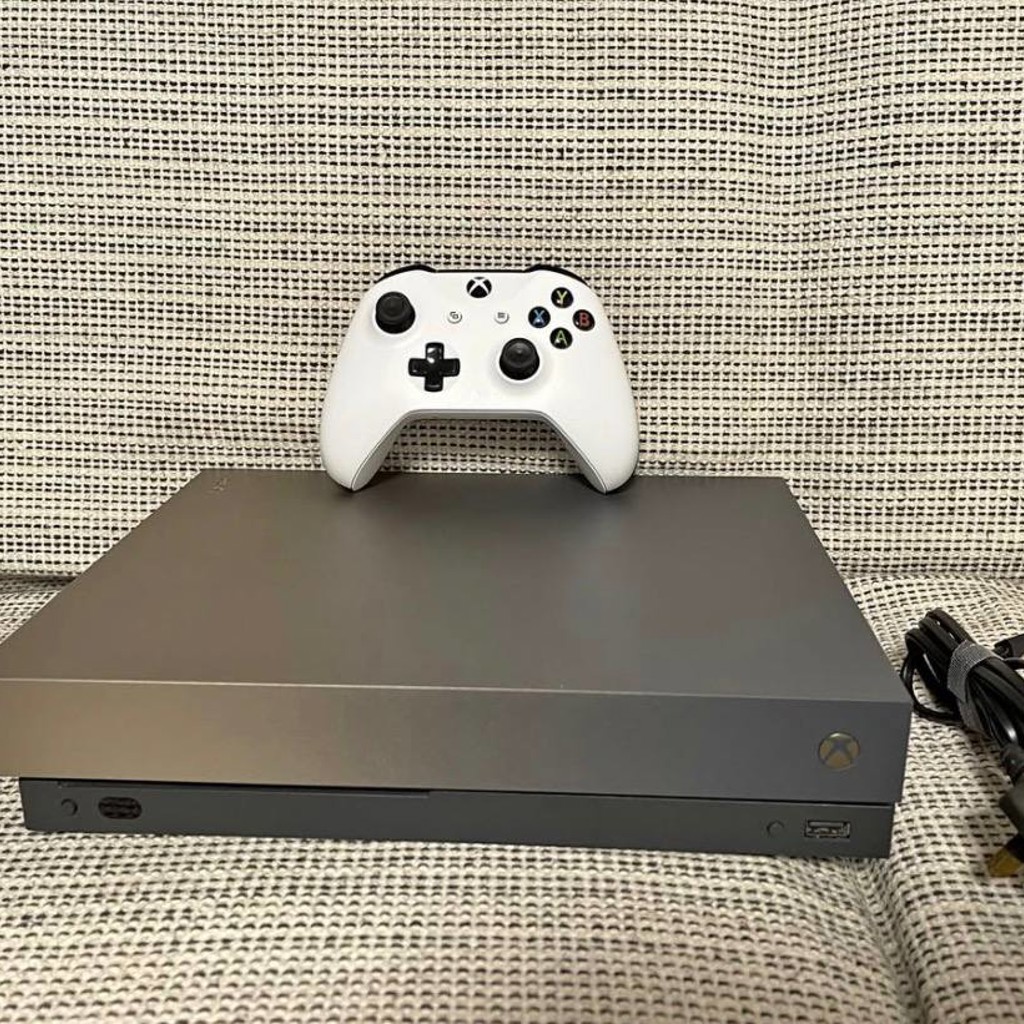 Xbox One X Gold Rush Edition