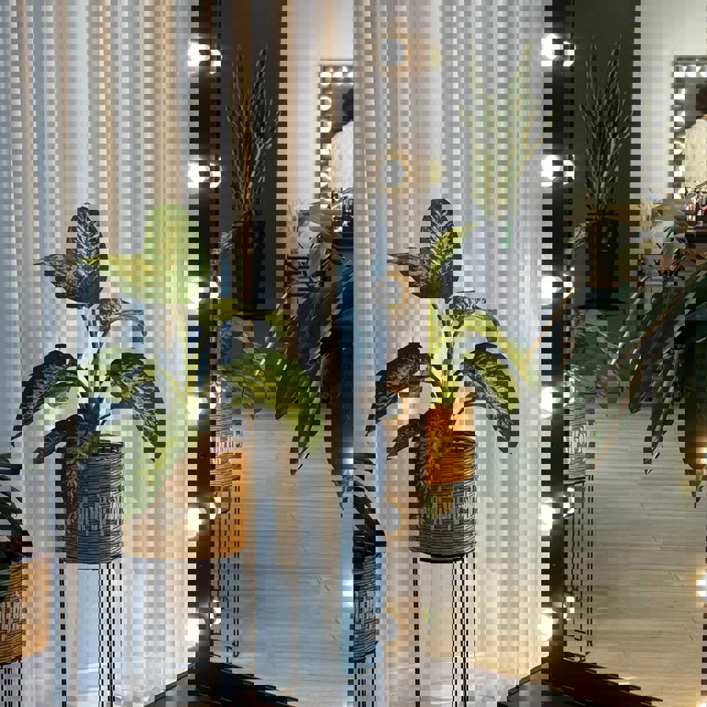 Большое зеркало с лампочками